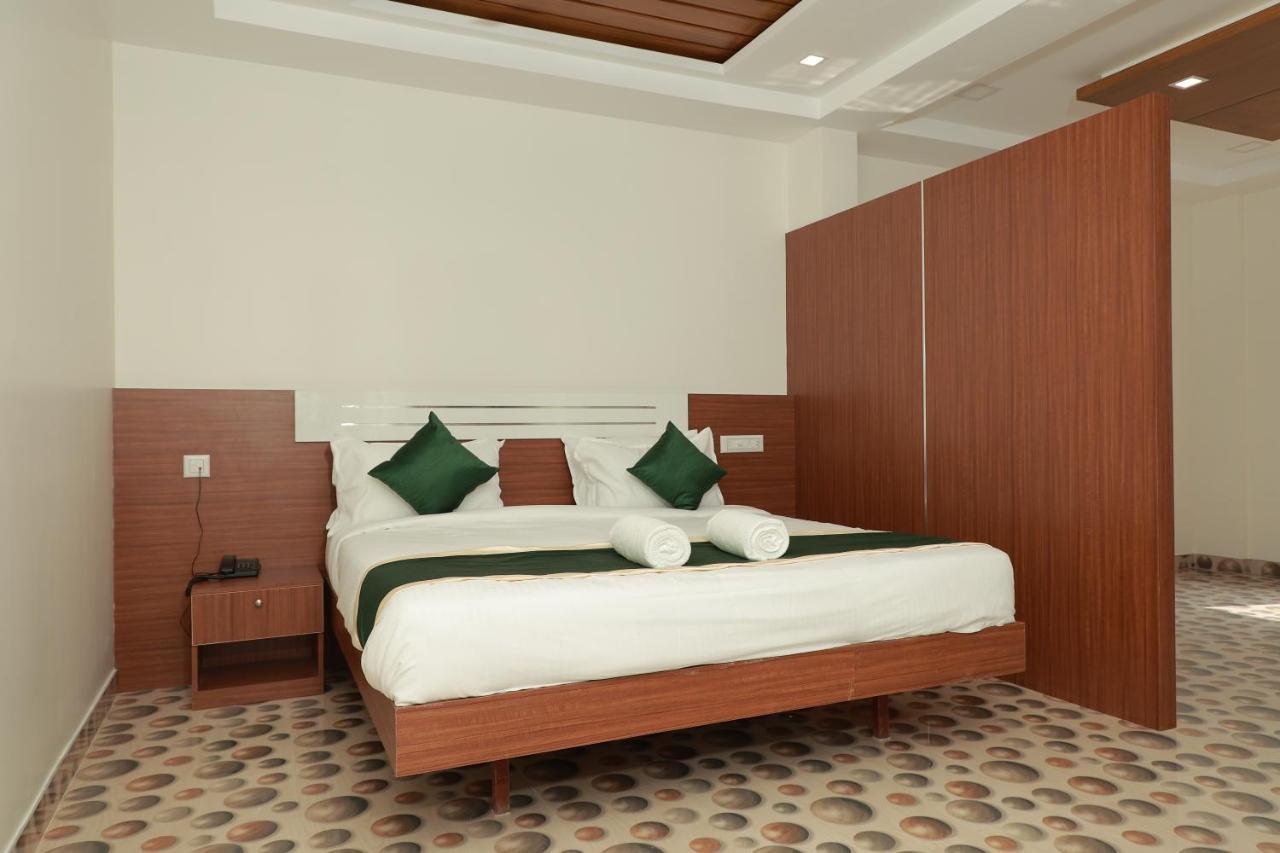 Delano Residency Hotel Kaliyal Exterior photo