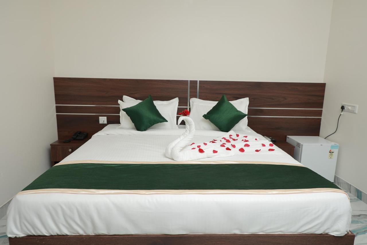 Delano Residency Hotel Kaliyal Exterior photo