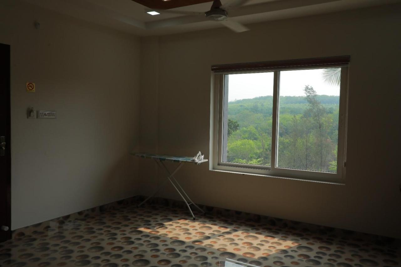 Delano Residency Hotel Kaliyal Exterior photo